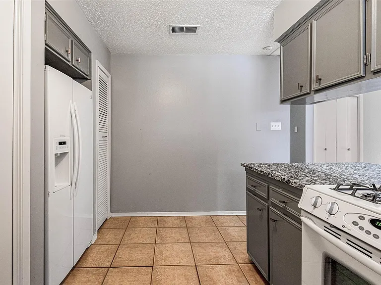 514 Hickory St — Photo 14