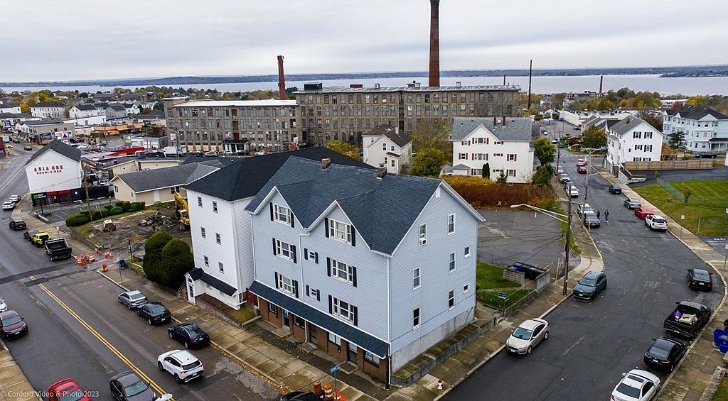 1273 S Main St, Fall River, MA 02724 Zillow