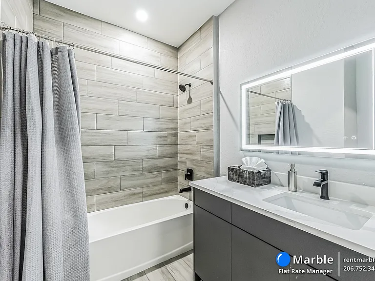 4618 Catalina Ln — Photo 7