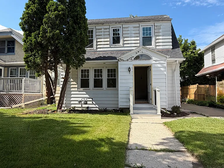 8308 Gridley Ave — Photo 1