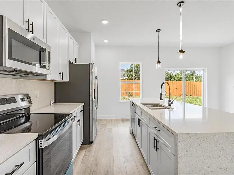 324 Marion Oaks Trl — Photo 11