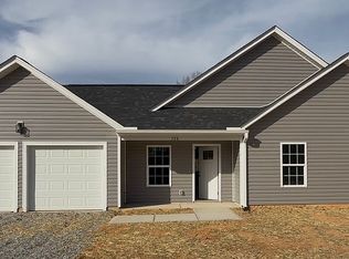 124 Peace Ln, Mooresville, NC 28115