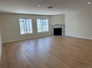 15920 Sherman Way, Van Nuys, CA 91406