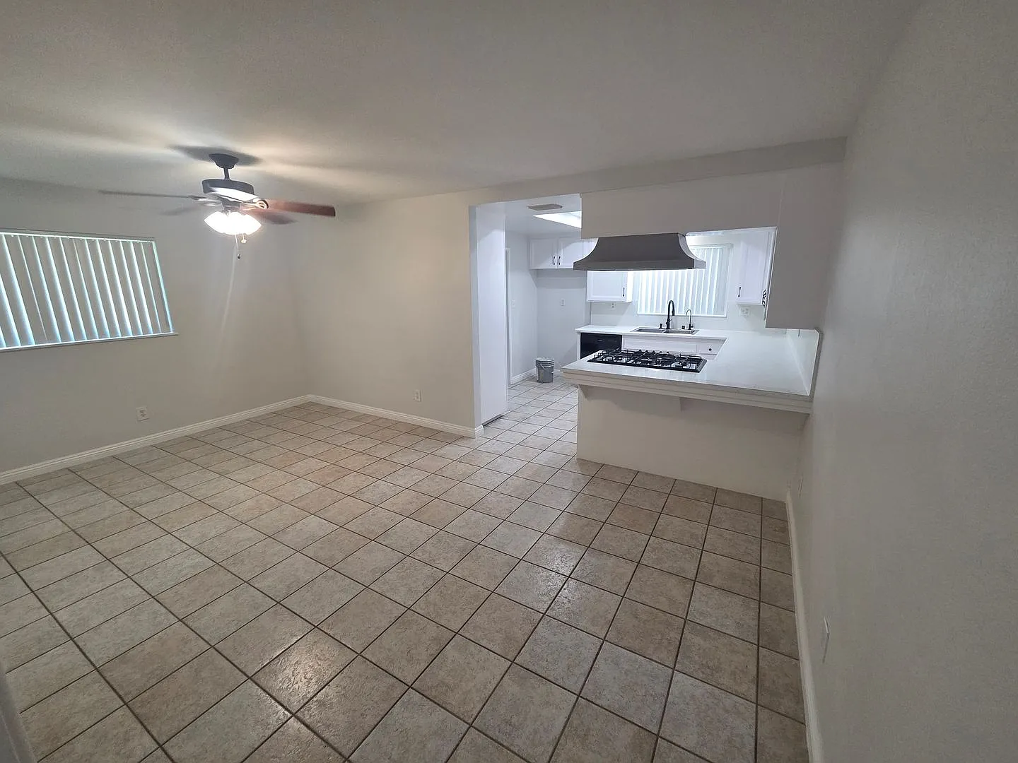 Beautiful 3 Bedroom Home in Covina — Photo 4