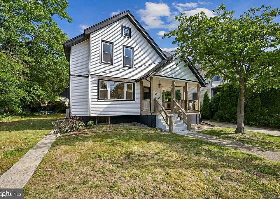1325 Walnut Ave