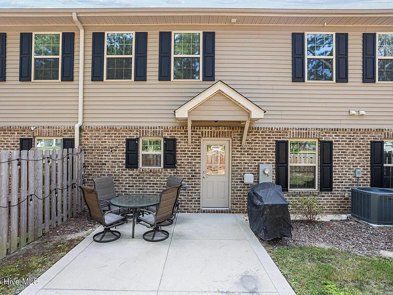 127 Lark Dr — Photo 10