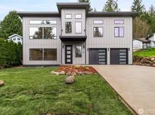 647 Rainbow Dr, Sedro Woolley, WA 98284