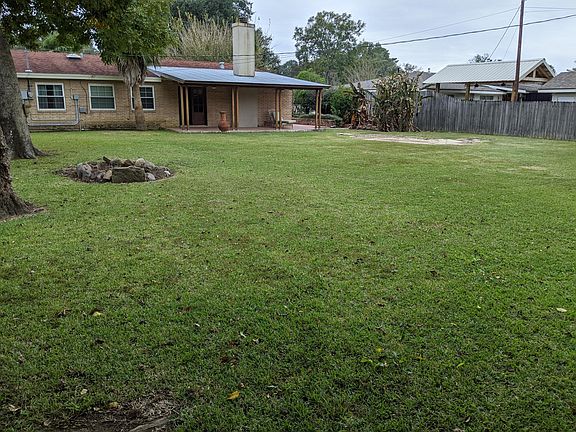 4th image of 405 Alonda Dr