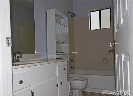 FRESHLY PAINTED BATHROOM!