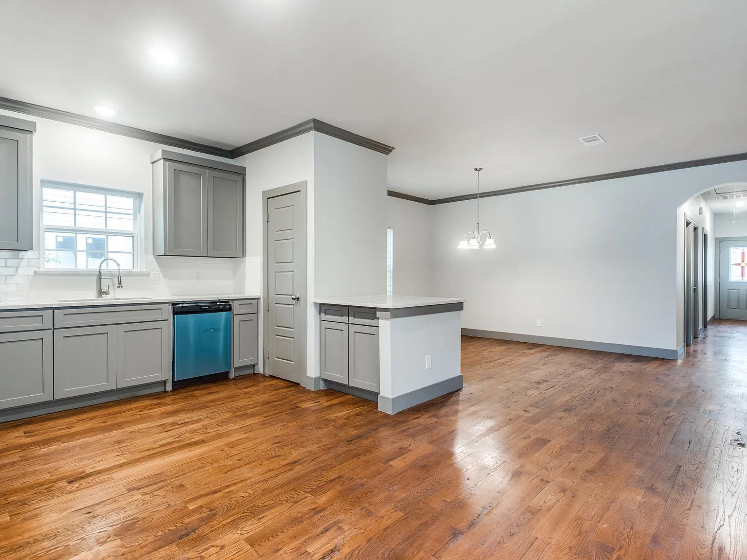 3 bed, 1800 sqft, $1,650 — Photo 4