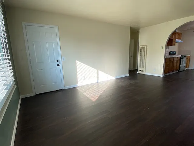 14604 S Condon Ave — Photo 5