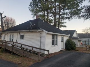 315 N Douglas St, West Frankfort, IL 62896