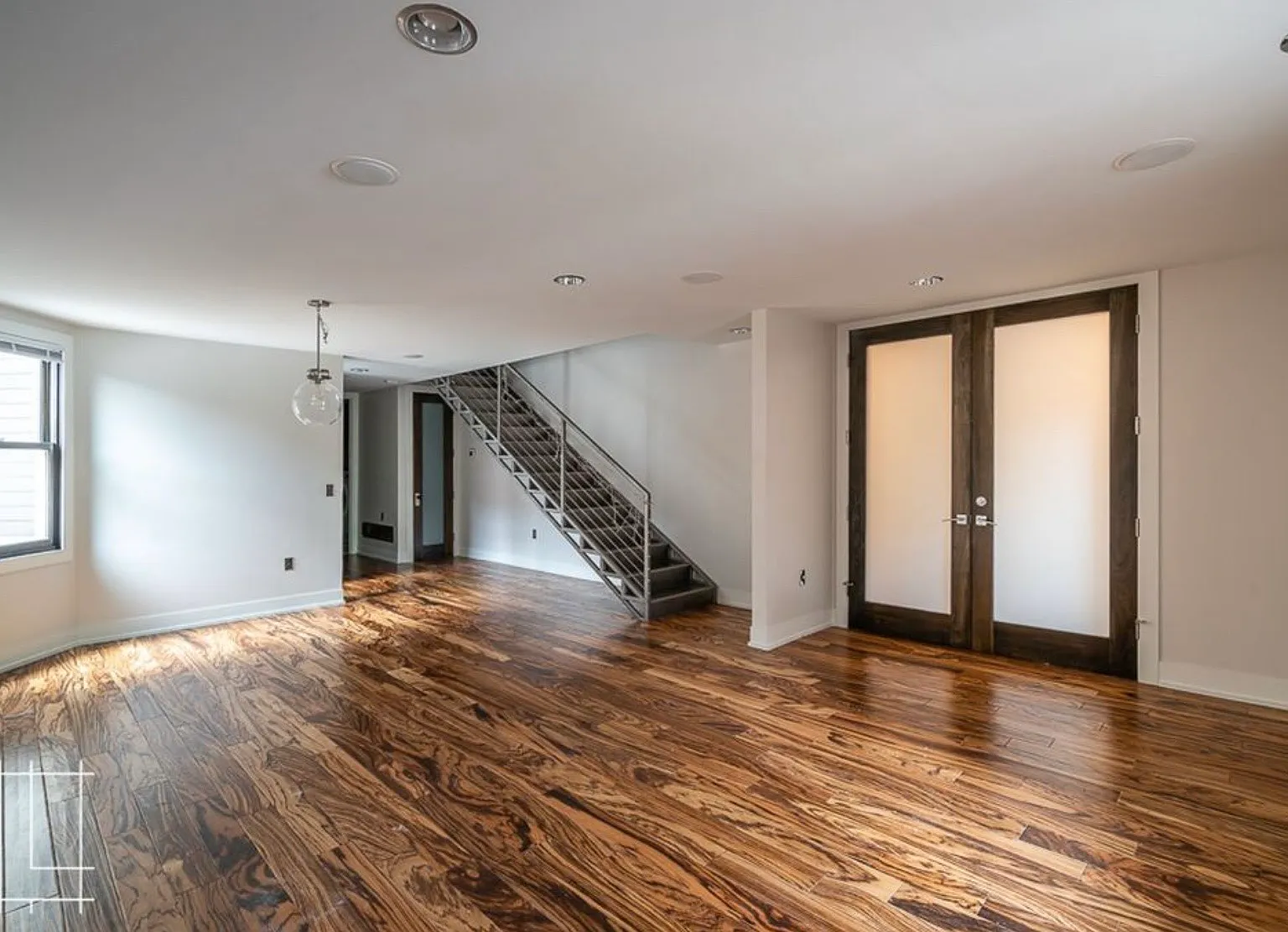 2 bed, 2.5 bath, 1372 sqft, $2,200 — Photo 2