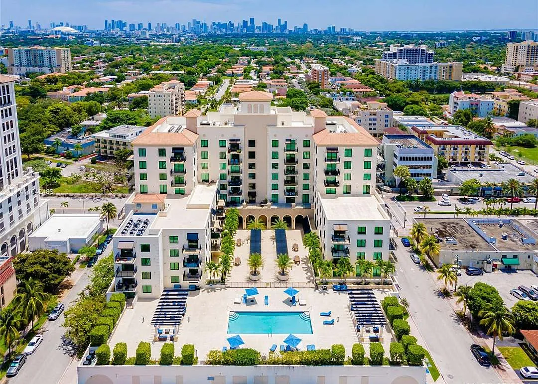 1 bed, 1.5 bath, 780 sqft, $3,200 — Photo 1