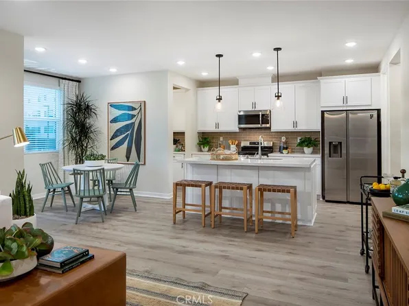 947 N Divino Privado Unit 10, Ontario, CA 91764