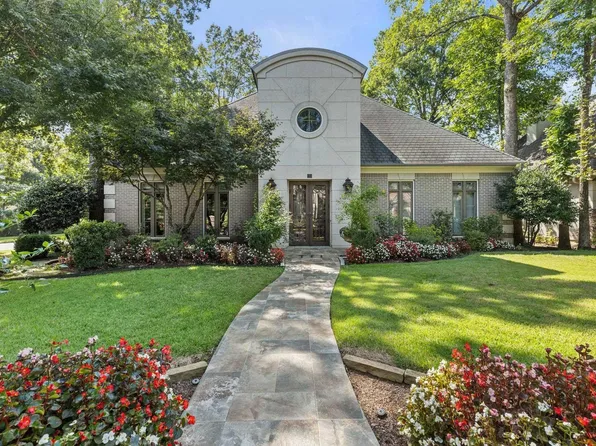 2 Duclair Ct, Little Rock, AR 72223