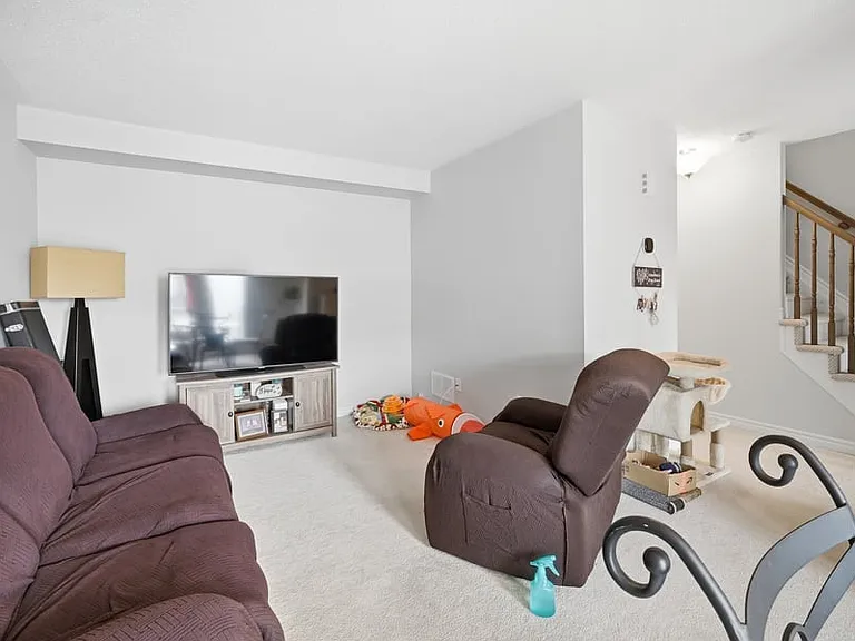 84 Feathertop Ln — Photo 3