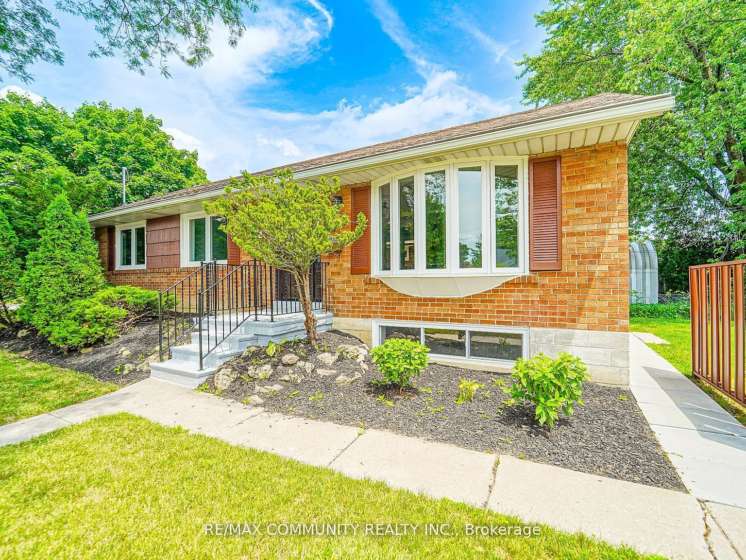 3 bed, $2,900 — Photo 1