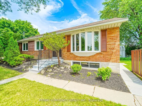 43 Christina Cres, Toronto, ON M1R 4H7