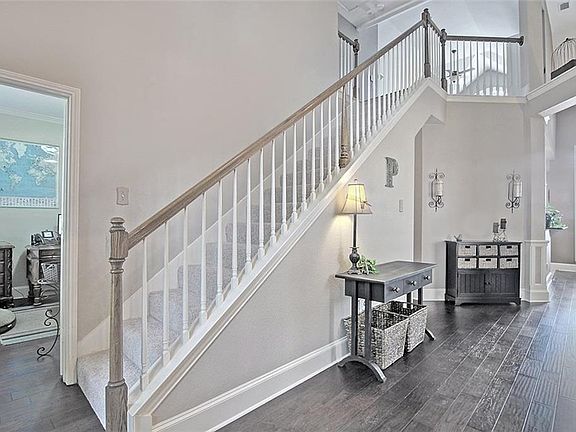 3rd image of 1221 Newberry Dr