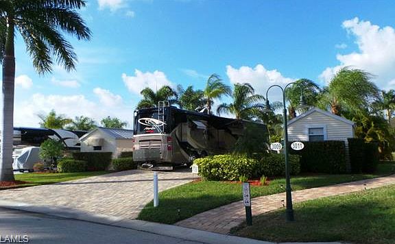 3rd image of 3009 Cupola Ln N