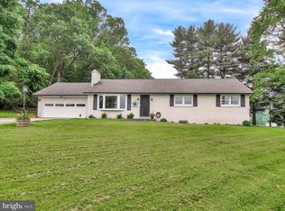 1804 Fishel Rd, Seven Valleys, PA 17360