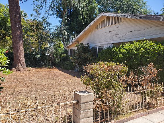 2nd image of 160 S Altadena Dr