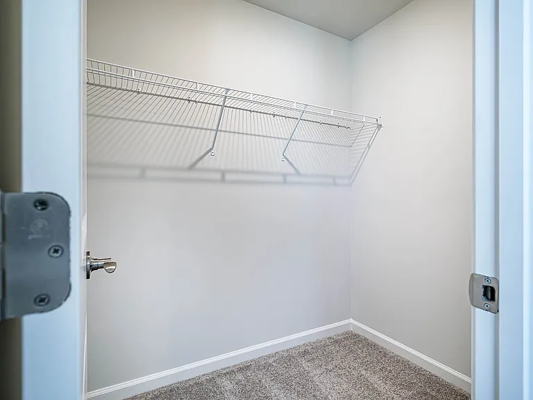 1400 Hollyview Ave — Photo 34