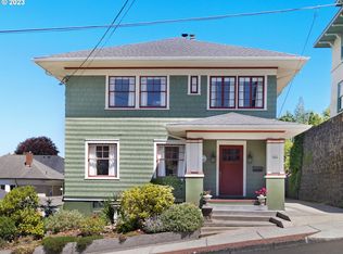 946 16th St, Astoria, OR 97103