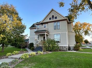 725 2nd St S, Sauk Centre, MN 56378