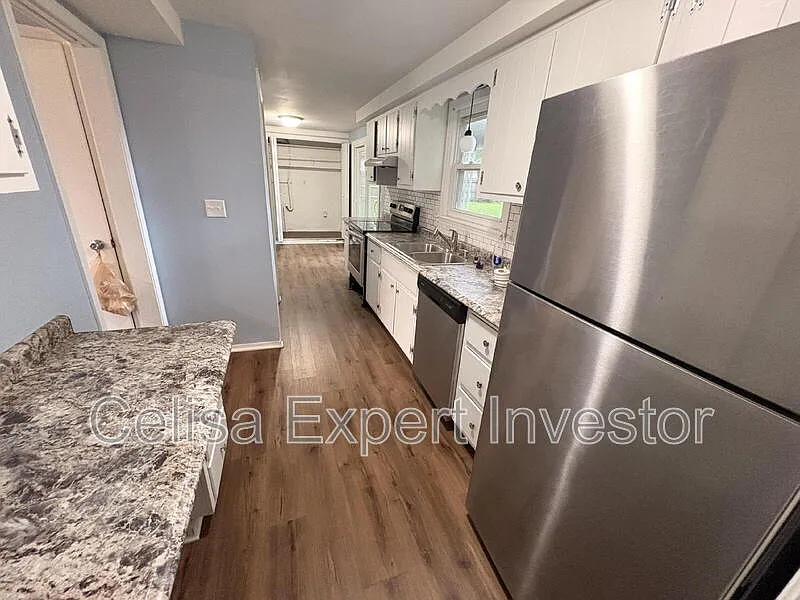 4 bed, 2.5 bath, 1598 sqft, $1,950 — Photo 3