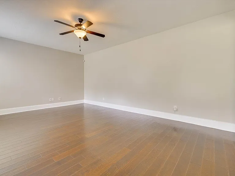 127 Radcliff Dr — Photo 8