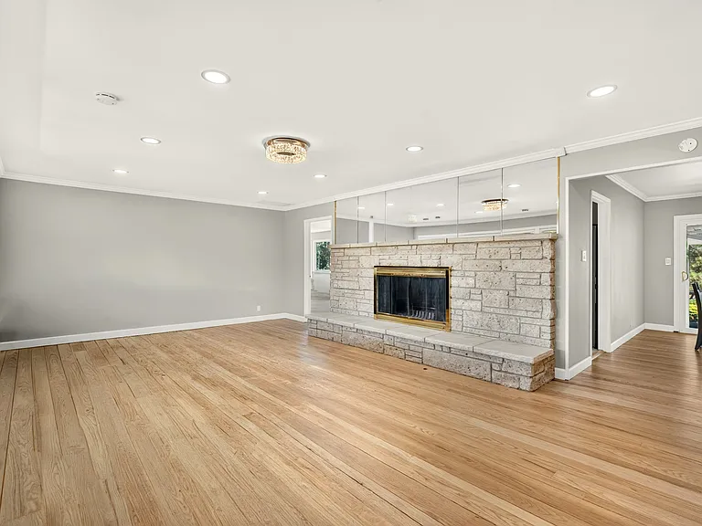 10420 Greenview Dr — Photo 26
