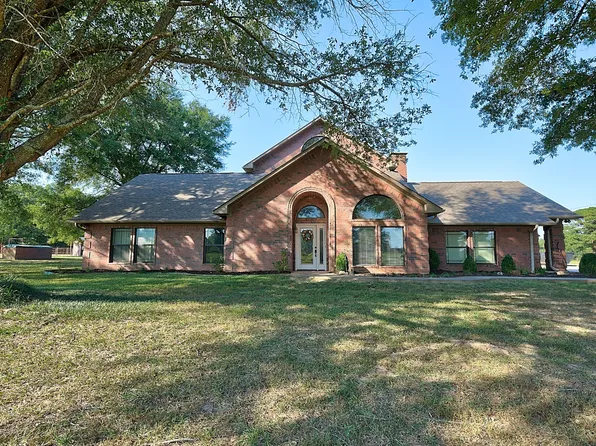 2517 County Road 2110, Hooks, TX 75561