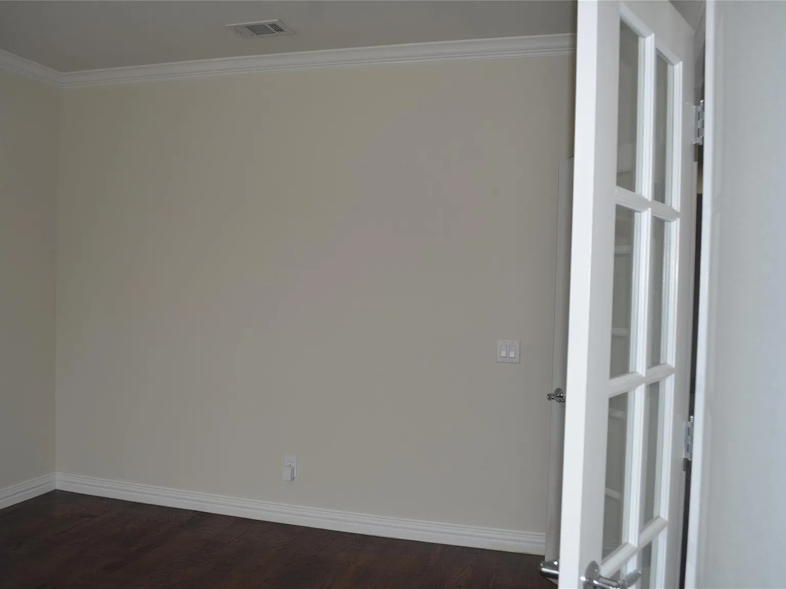 4 bed, 3689 sqft, $3,950 — Photo 2