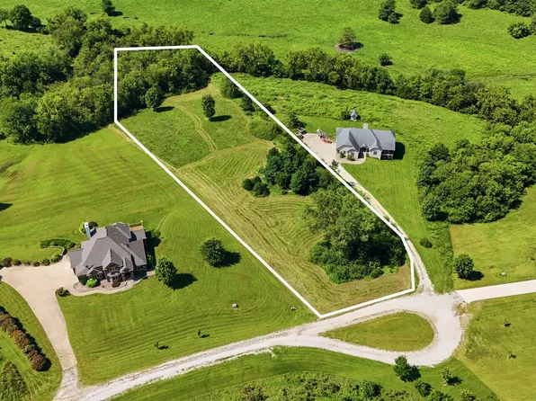 9 Polo Ct #2, Cumming, IA 50061