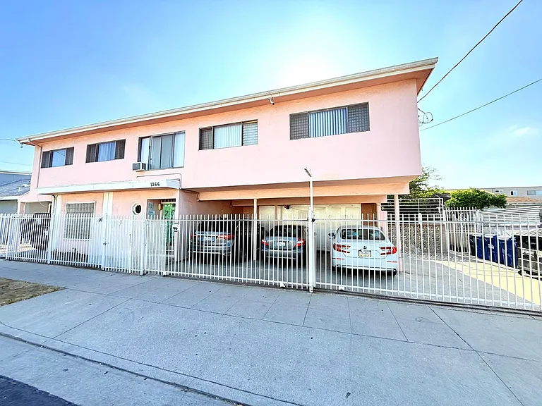 5356 Fountain Avenue/1266 N. Serrano — Photo 15