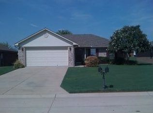 875 Crestliner Dr, Conway, AR 72034