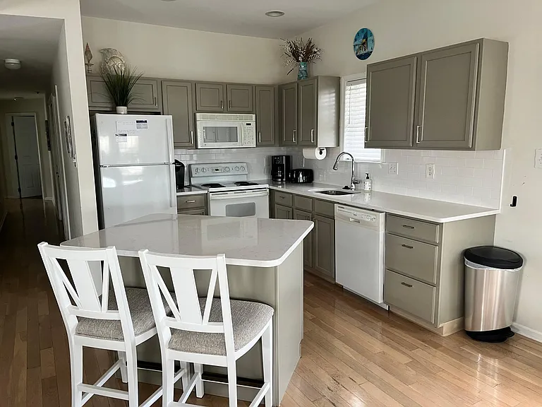 1224 Ocean Ave #2 — Photo 6