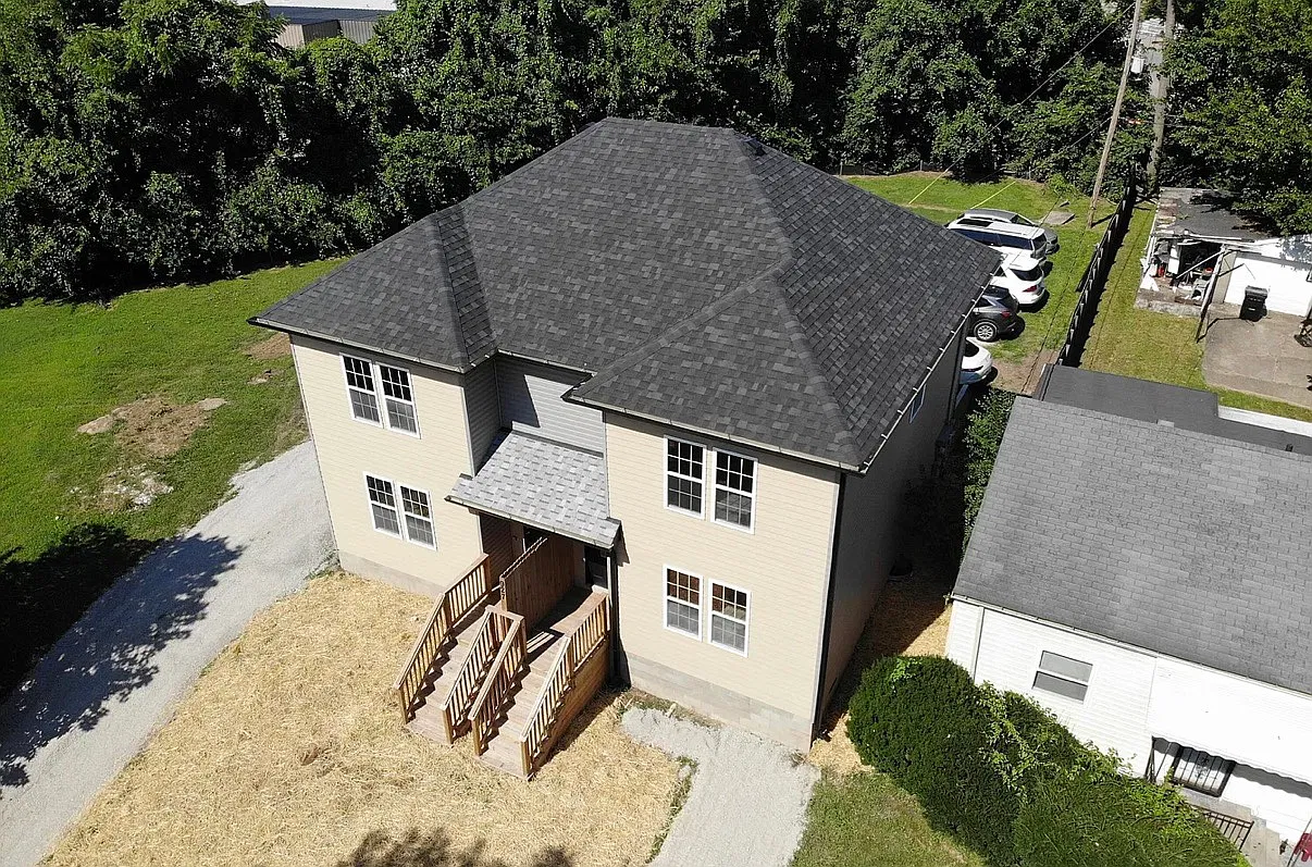 3 bed, 1.5 bath, 1300 sqft, $1,700 — Photo 3