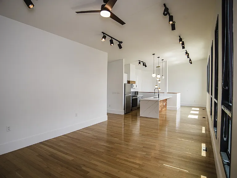 503 N Cameron St — Photo 13