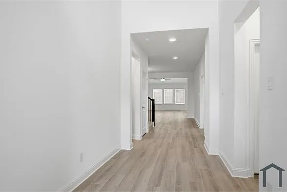 5 bed, $4,125 — Photo 3