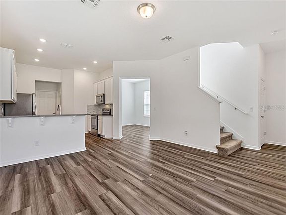 5th image of 2928 Meleto Blvd