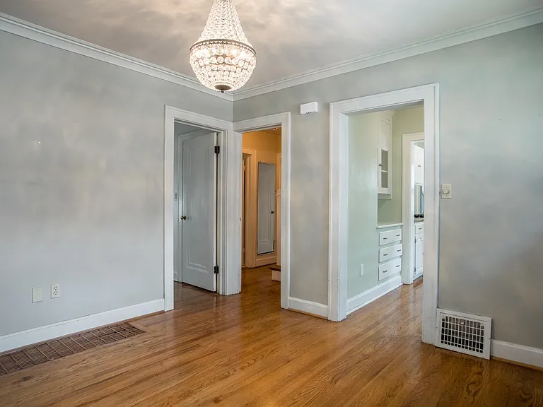 6420 Oak St — Photo 30