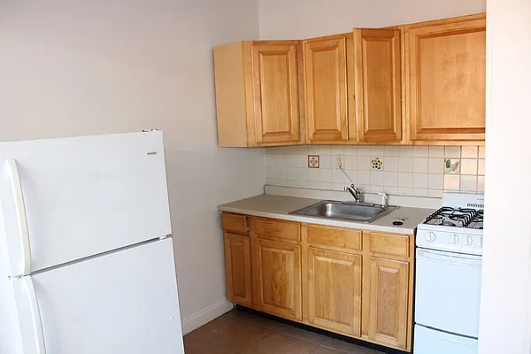 Rented by Avenues Real Estate | media 23