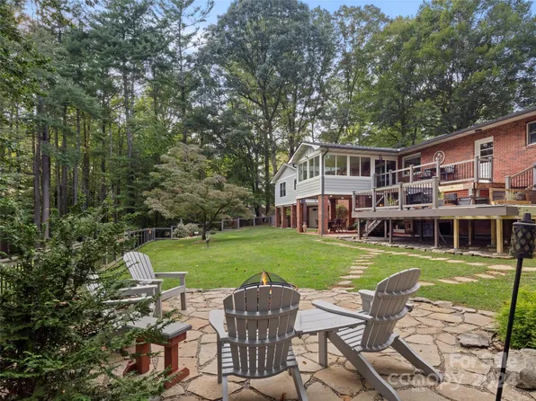 67 W Ashley Pl, Etowah, NC 28729