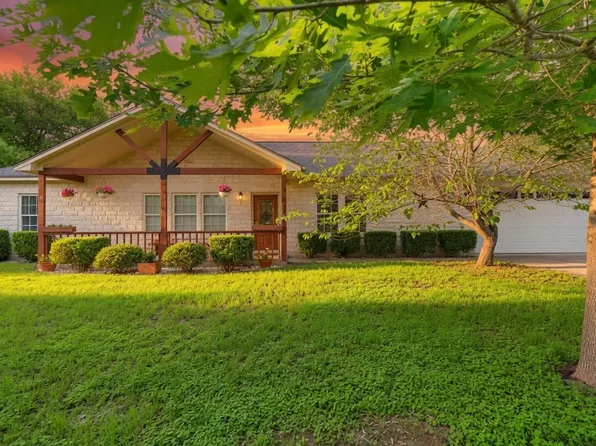 1221 Lovers Ln, Bastrop, TX 78602