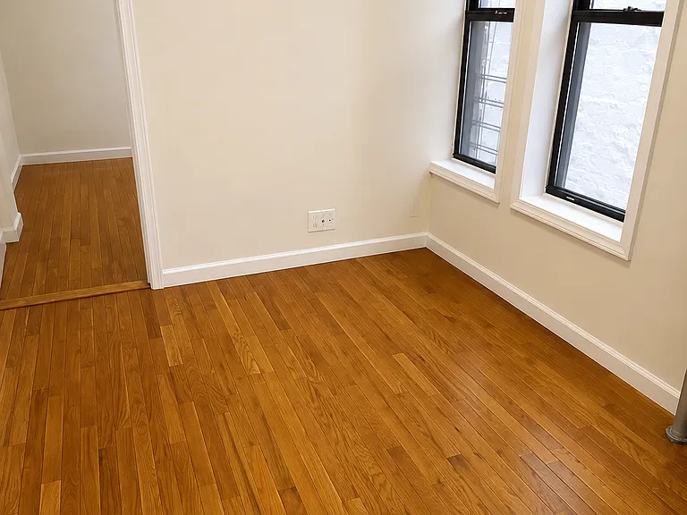 516 E 80th St #11 — Photo 2