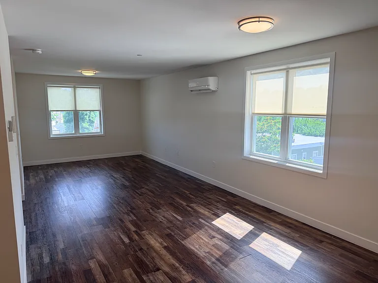 123 Shirley Ave — Photo 7