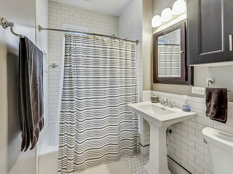 1800 N Honore St #2R — Photo 13